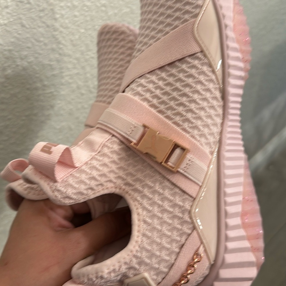 Shoes - Picture 5 of 6